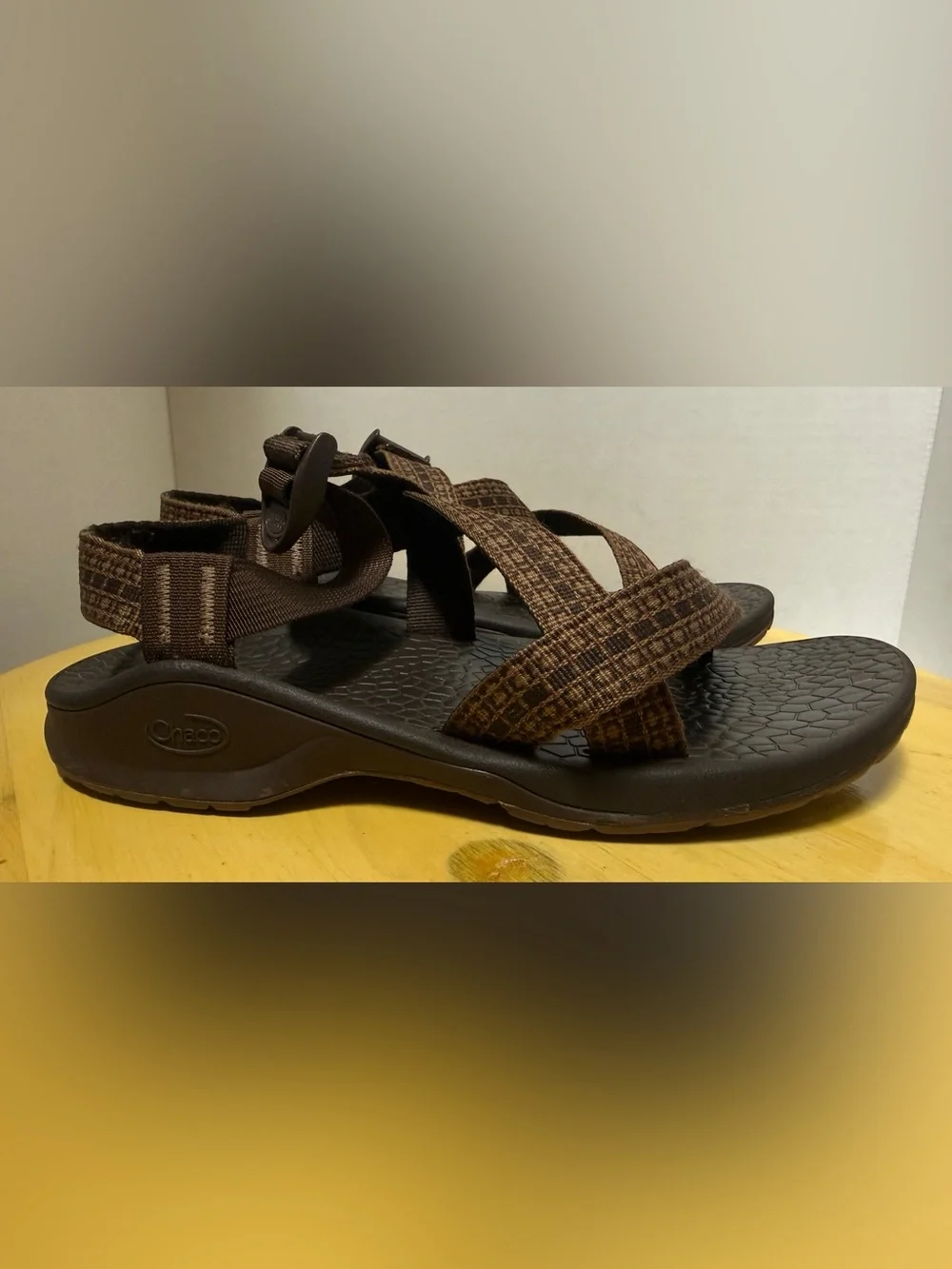 Chaco Z1 Classic Mens Hiking Sandals Size 10 Flint Gray Brown Strappy Water Shoe